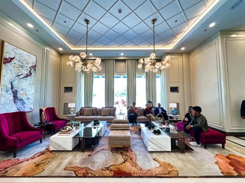 2 BR 5 pax Spacious Elegant Condo in Saint Dominique, Megaworld, Iloilo City