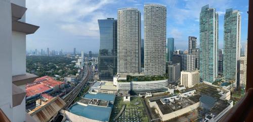 AMAZING VIEWS ACROSS SHANGRILA MALL and NEAR MEGAMALL GREENFIELD DISTRICT