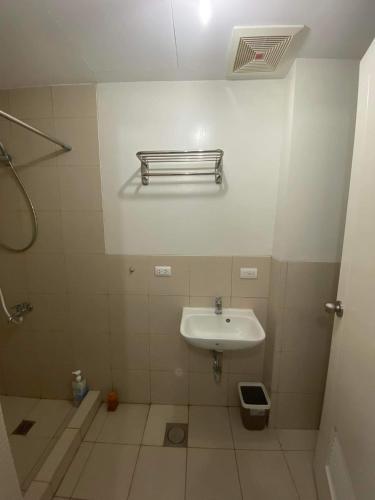 AMAZING VIEWS ACROSS SHANGRILA MALL and NEAR MEGAMALL GREENFIELD DISTRICT