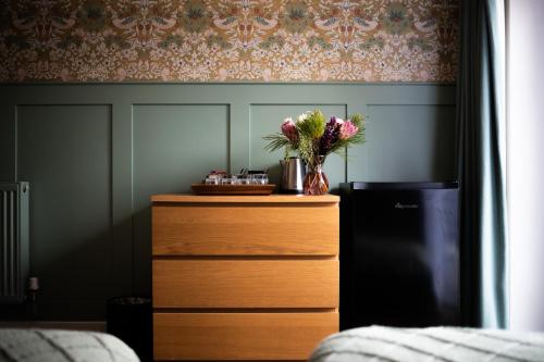 Stonehenge Courtyard