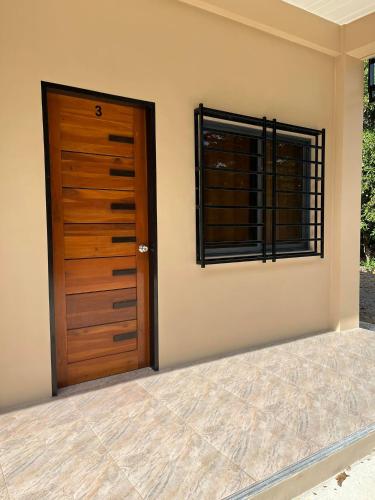 Riz Place Homestay - Queen Sized Bunk x Air-conditioned