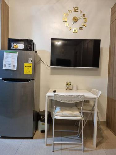 Cozy Shore Residence with balcony near Mall of Asia & airport