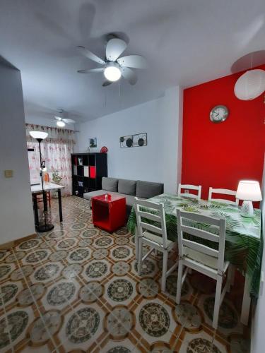 Habitaciones en mi piso del Centro de Huelva