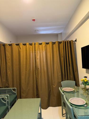 RRS Cabin, Primeworld District