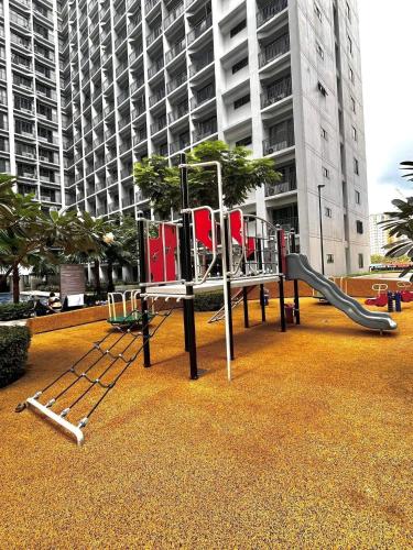 Shore 2 Residences high speed Internet walking distance to MOA and IKEA