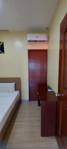 B&S Orchids Suites Hotel