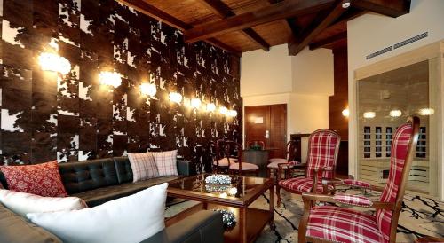 Hotel Cascade Resort & Spa