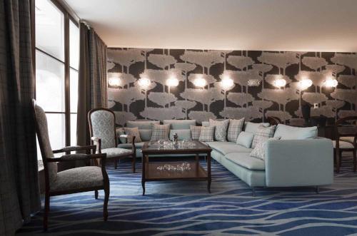 Hotel Cascade Resort & Spa