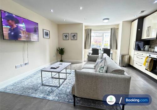 Modern 2 Bed 2 Bath Apartment Free Parking