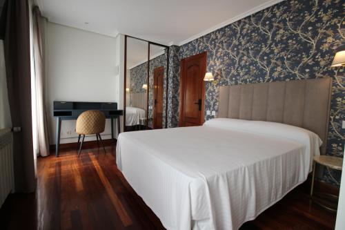 Hostería de Adarzo auto check