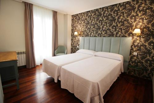 Hostería de Adarzo auto check