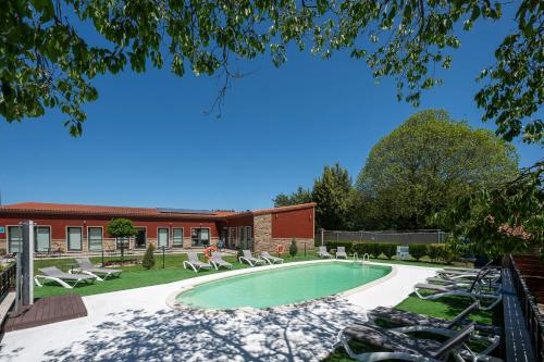 O Acivro Aloxamentos Rurais