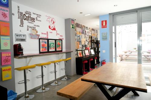 New Art Hostel Albergue Juvenil