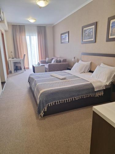 Hotel Ema