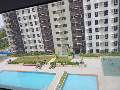 Atria T3 Unit 624 Pool View