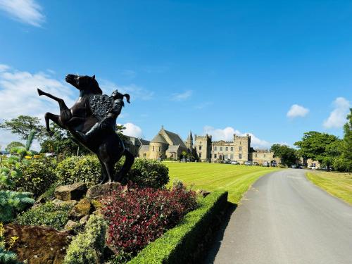 Sneaton Castle Centre