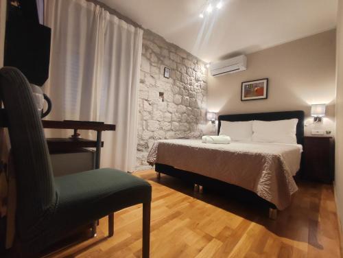 Carol Rooms Guesthouse