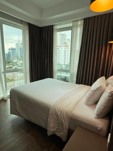 Monarch Suites at Padgett Cebu w/ pool near Ayala