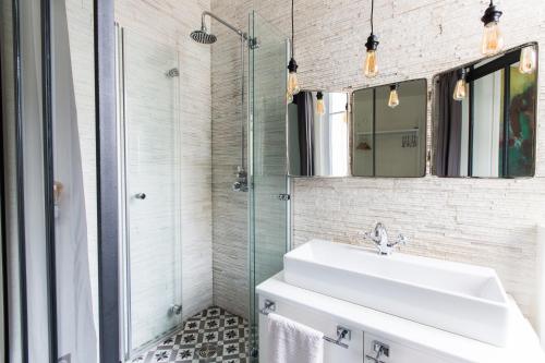 Romantic Artist Room Montmartre Bed & Breakfast