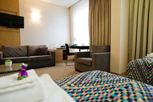 Velvet Hotel & Restaurant