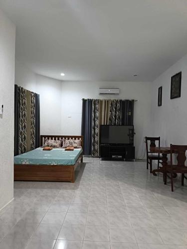 Michael's Apartment 2