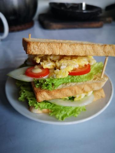 7th Heaven Lodge and Cafe