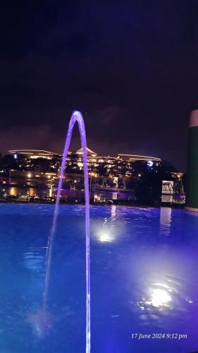 Modern 1Bedroom Condo, with heated Roofdeck pool by Mist and Pine