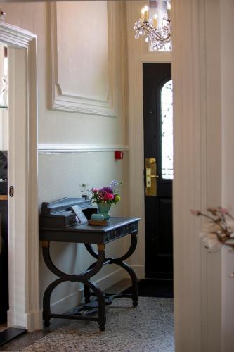 Zenzez Hotel & Lounge