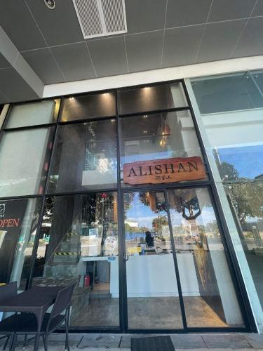 Mactan Newtown Condo with Free airport pickup