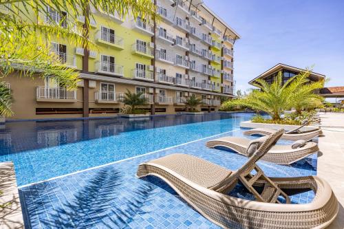 AMANI 729, 3 Minutes to Airport, with Gym & Pool,100mbps WiFi, Free Netflix