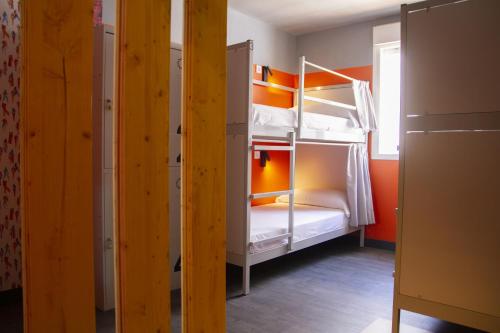 Room00 Valencia Hostel