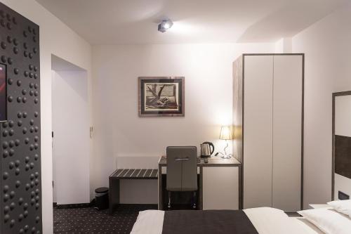 Log In Rooms