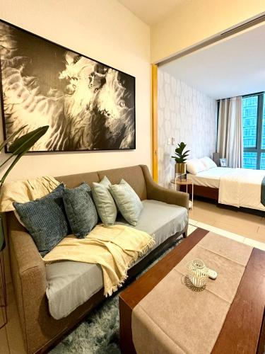 BGC One Uptown Suite by Christine Suites PH