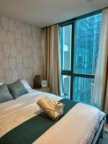 BGC One Uptown Suite by Christine Suites PH