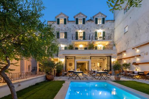 Casa Columba - 4 Star Design Boutique Hotel with Outdoor Pool & Private Garden