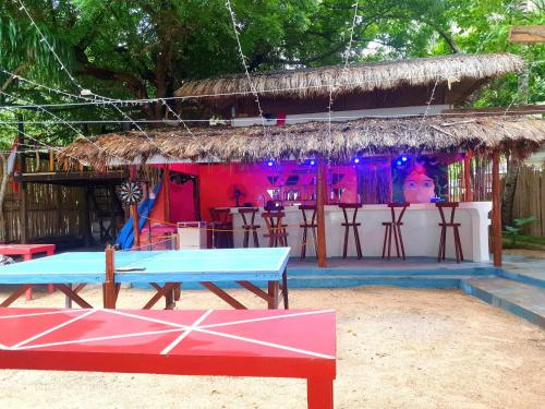 OIA Beach Hostel - El Nido