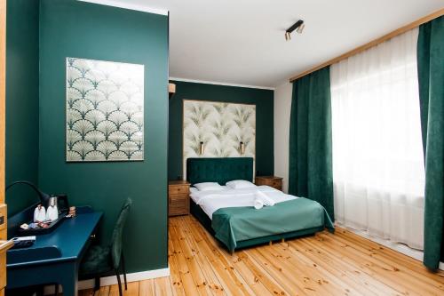 Elegant Hostel & Apartments