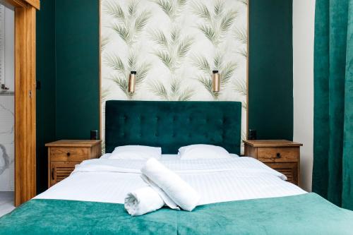 Elegant Hostel & Apartments