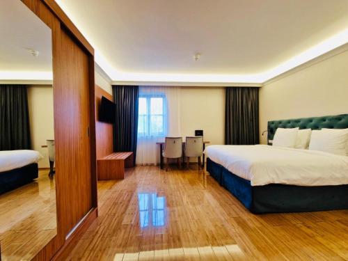 Chasse Hotel Residency