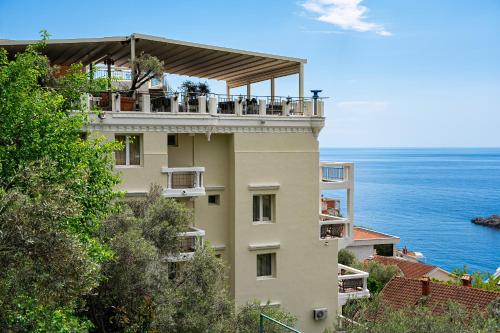 Hotel Adrovic