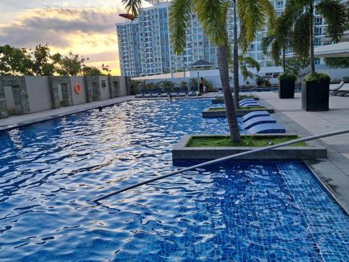 One Pacific Residence 18 D