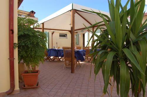 La Papaya Bed & Breakfast