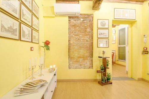 Palazzo della Stufa Apartments For Rent In Lucca