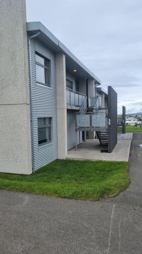 K30 大学近くの5〜6人用アパートメント