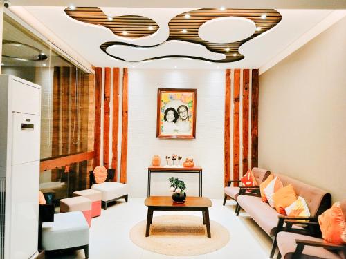 Cres Ebo Mansion Pension Inn and Coffee Shop