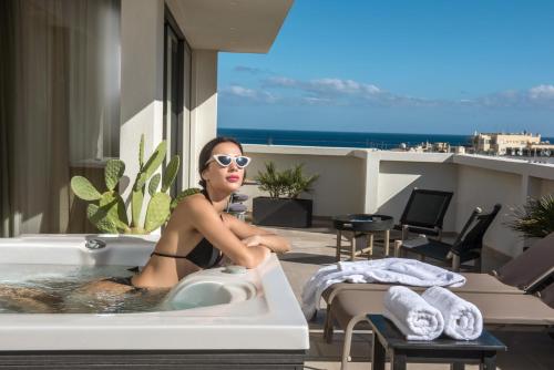 Metropole Urban Hotel