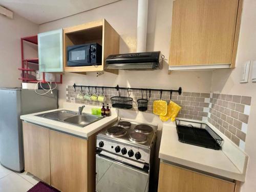 Sunset Room at Pico - Hamilo Coast Pico De Loro