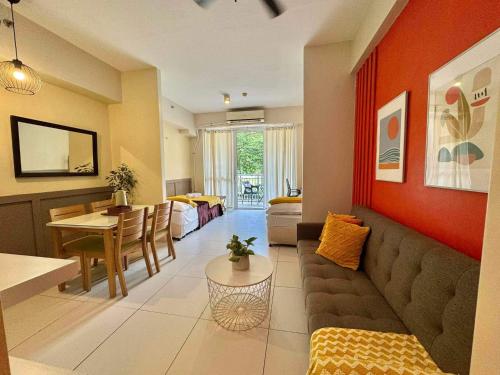 Sunset Room at Pico - Hamilo Coast Pico De Loro