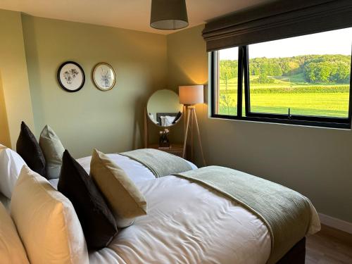 Unbox at Poplar Tree