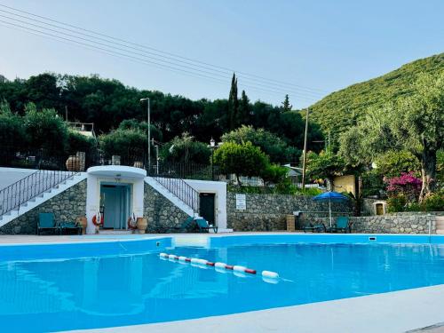 Afrodite's Pool And Studios